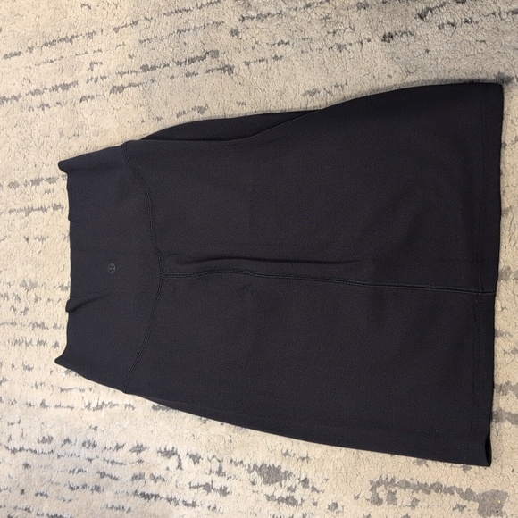 Lululemon Nulu Slim-Fit High-Rise Skirt Black - Picture 7 of 9